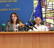 Раданова взе мерки, затегна реда за финансиране