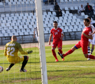 Локомотив (Пловдив) взе важен мач в битката на дъното