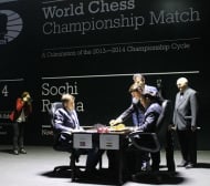 Карлсен поведе в битката за шахматната титла