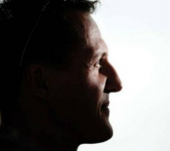 Журналист: Шумахер седи и гледа Алпите по цял ден