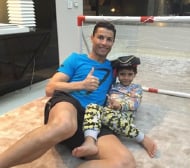 Роналдо отправи новогодишно послание със сина си