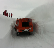 Вижте спортистите, блокирани в снежния ад на Белмекен (СНИМКИ)