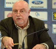 Поискаха оставката на Баждеков