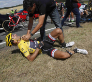 Канчелара също пострадал в мелето, отказа се (ВИДЕО)