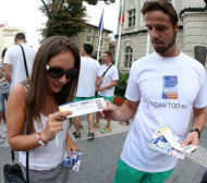 Националите зарадваха случайни хора с билети за Евроволей 2015 