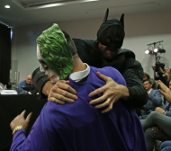 Съперник на Кличко се появи като Батман, нахвърли се върху Жокера (СНИМКИ)