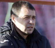 Хубчев остава в Берое до 2018