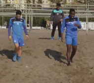 Менголо и Цонев без почивка, тренират на плажа (ВИДЕО)