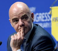 Инфантино си намали заплатата във ФИФА
