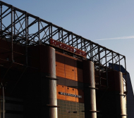 Юнайтед затваря сектор от "Олд Трафорд" за мача срещу Бодуров и компания