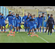 Левски тръгва с 18 футболисти за Пловдив (ВИДЕО)