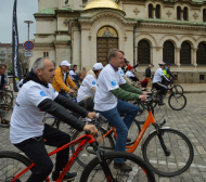 Йордан Йовчев сред 500 колоездачи на шествие из София