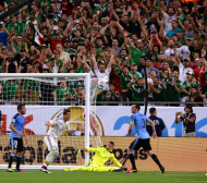 Мексико изкова успех над Уругвай в края (ВИДЕО)