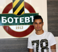 Юноша на Ботев с първи професионален договор