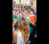 Ирландски фенове към французойка: Не мога да откъсна очи от теб! (ВИДЕО)