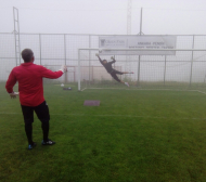 Локомотив (Пловдив) тренира в мъгла, играе с камерунци