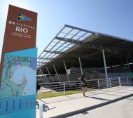 Нов абсурд в Рио! Силен вятър бутна трибуна  
