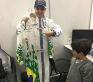 Маса със специална екипировка за Гран при на Бразилия 