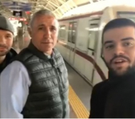 Няма шега: Христо Стоичков се качи в софийското метро (ВИДЕО)