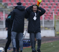 Треньорът на ЦСКА бесен: Пред нашата врата сме гола вода 