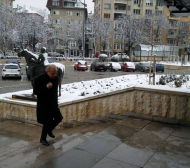 Спас Русев влезе през централния вход за Общото събрание (СНИМКИ)
