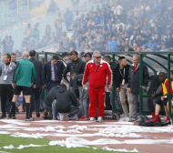 Ще накажат ли Левски за бомбите срещу треньорите на ЦСКА?