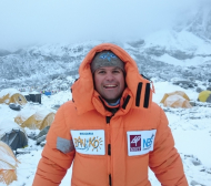 Гордост за България! Атанас Скатов изкачи Еверест пет дни след Лхотце