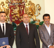 Бербатов и Фиго получиха почетен знак на Президента (СНИМКИ)