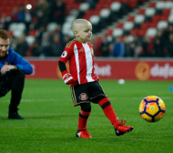Малкият Брадли отиде при ангелите и разплака големия футболния свят (ВИДЕО)