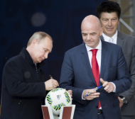 Путин се среща с президента на ФИФА на "Лужники"