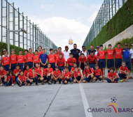 Деца от "Kампус Барселона“ влизат във футболния спектакъл на Стоичков