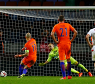 Холандия спечели в Беларус с късни голове