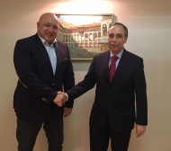 Красен Кралев и българският посланик в Русия проведоха работна среща в Москва
