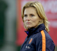 Холандска треньорка е №1 в женския футбол
