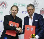 Кралев се срещна с Барези след подписания договор между Милан и Локомотив (СНИМКИ)