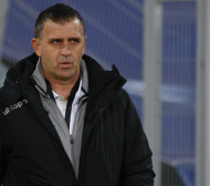 В Локо (Пловдив) скочиха на треньора, Крушарски мисли за нов