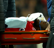 Тежък удар в главата на голмайстора на Манчестър Юнайтед (ВИДЕО)