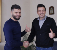 Официално: Нови договори за двама в Левски