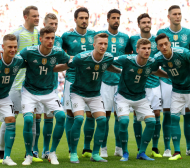 Германски политик към футболистите: Пейте химна! 