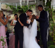 Сватба за чудо и приказ! Мис България и волейболен национал минаха под венчилото (СНИМКИ)