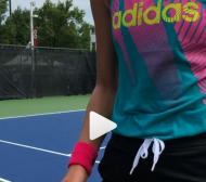 Звезда в тениса учуди с този клип в жегата (ВИДЕО)