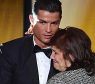 Майката на Роналдо призова за подкрепа (СНИМКА)