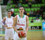 България приключи световните квалификации с тежка загуба