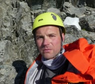 Преди да издъхне в Хималаите, алпинистът Иван Томов планирал да...
