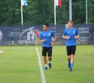 Празненства на футболния терен преместиха тренировката на Левски