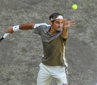 Федерер загуби сет, но започна с победа на "Уимбълдън"