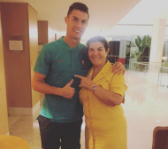 Майката на Роналдо проплака: Футболната мафия му пречи