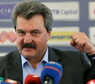 Батков призова държавата да спаси Левски и каза дали клубът ще фалира