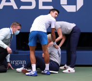 Страхотен екшън на US Open! Изхвърлиха Джокович след удар по съдия ВИДЕО