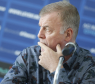 Остри критики към Сираков след екшъна в Пловдив
